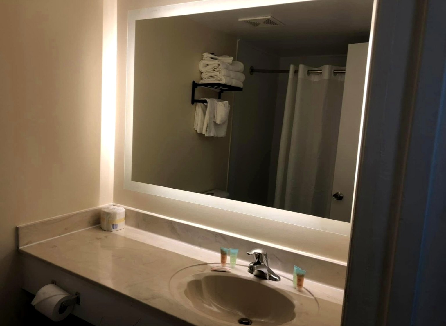 Two-bed guest room